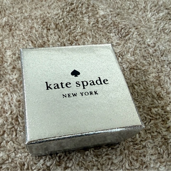 💝💝BNIB - Brand New 🆕 Kate Spade Silver Floral Necklace Set💝💝 - Picture 3 of 3
